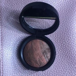 Laura Geller bakes brûlée eyeshadow mocha latte